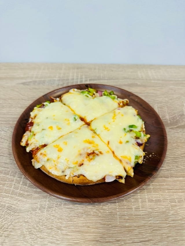 Honest Special Pizza.